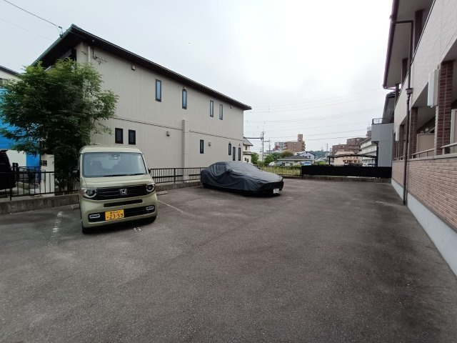 ISIDASOUの駐車場