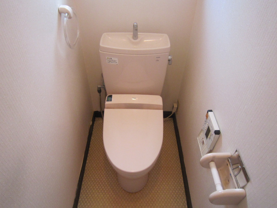 滝寺貸家のトイレ