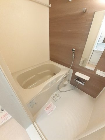 シャルールの浴室|落ち着いた空間のお風呂です
