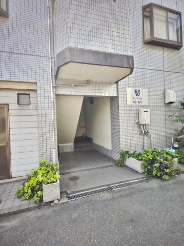 プレアール池田旭町のエントランス|清潔なエントランスです