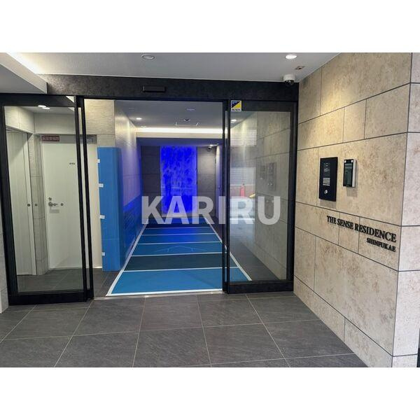 THE SENSE RESIDENCE新深江のエントランス