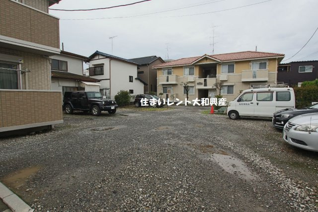 コーポミナモトⅢの駐車場