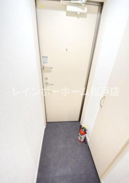 仲介手数料（賃料の1.10ヵ月）の50％OFF対象物件！の玄関
