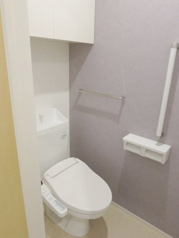 【トイレ】 | エレガンス岩堀 | シンプルで使いやすいトイレです