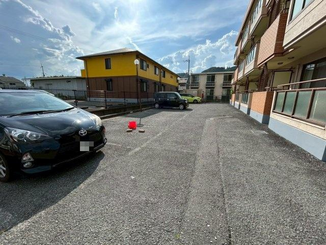 プチシャトウの駐車場