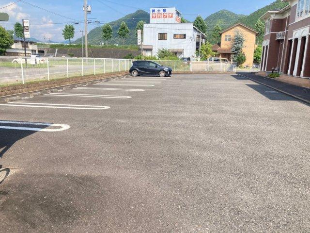 ウィル　ヴェスティージ　壱番館の駐車場