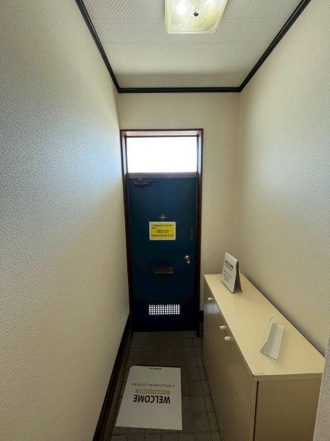サンハイツ中本町の玄関