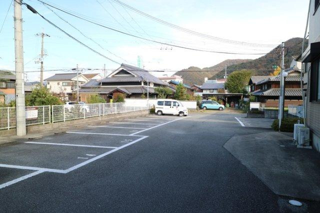 ツインヴィレッジ西脇　Ｂ棟の駐車場