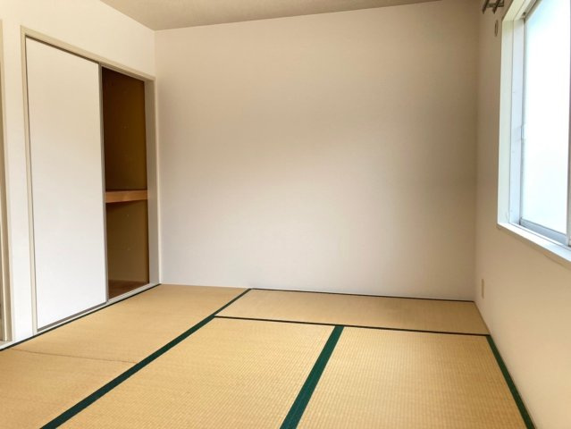 サンハイツ学園前の寝室