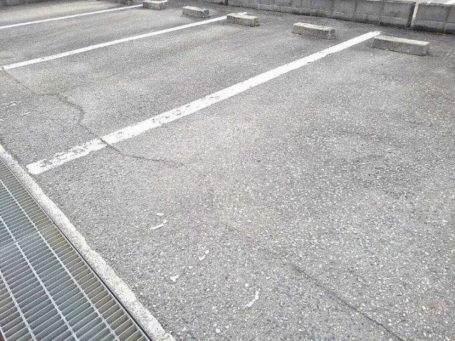 クレールの駐車場