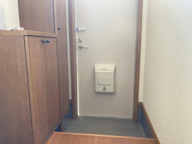 オマージュ壱番館の玄関