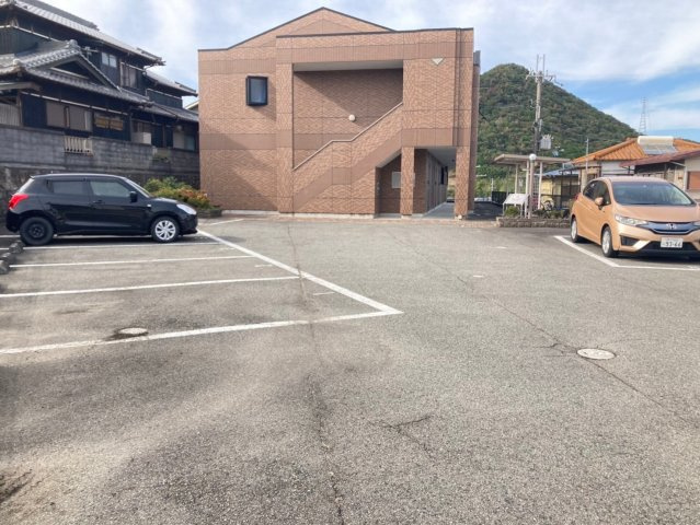 ウィンドヒルの駐車場