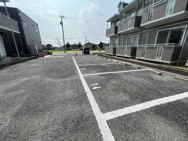 サンライフ・アイFの駐車場