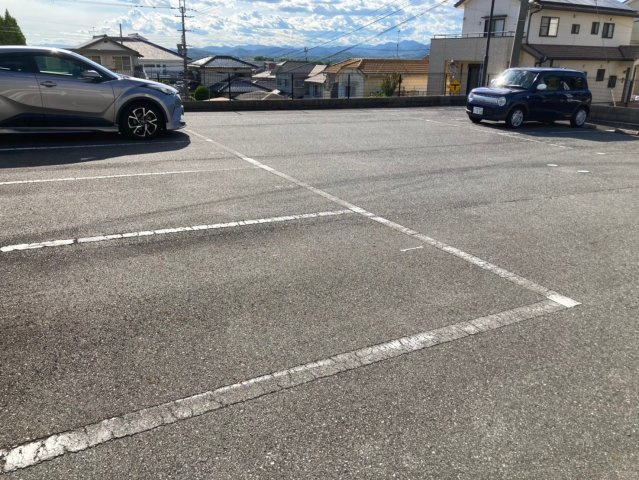 ハッピーヒルの駐車場