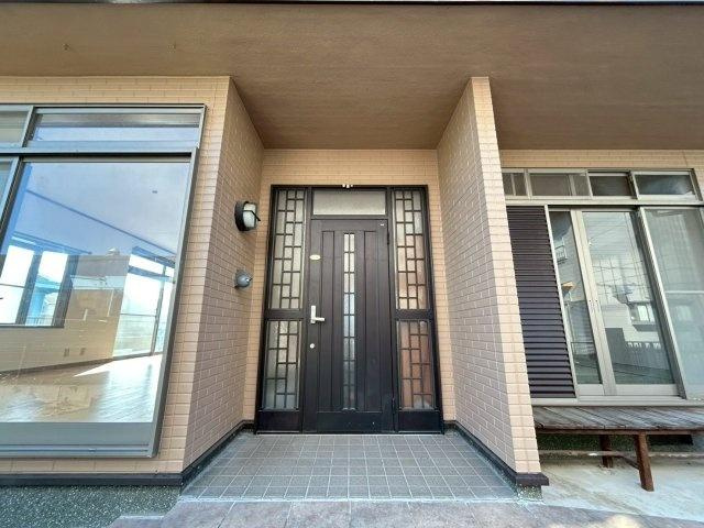 西脇市黒田庄町岡のエントランス