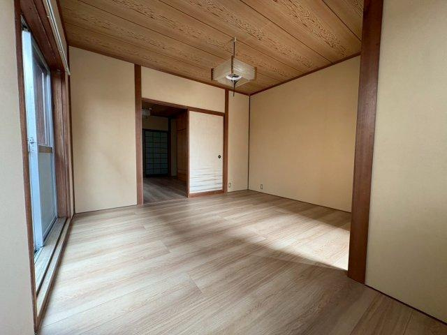 冨士アパートの居間・リビング
