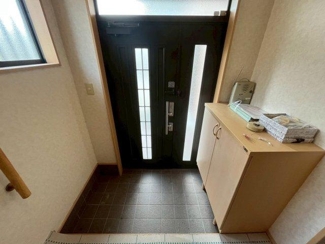 小坂住宅Ｂ号地の玄関