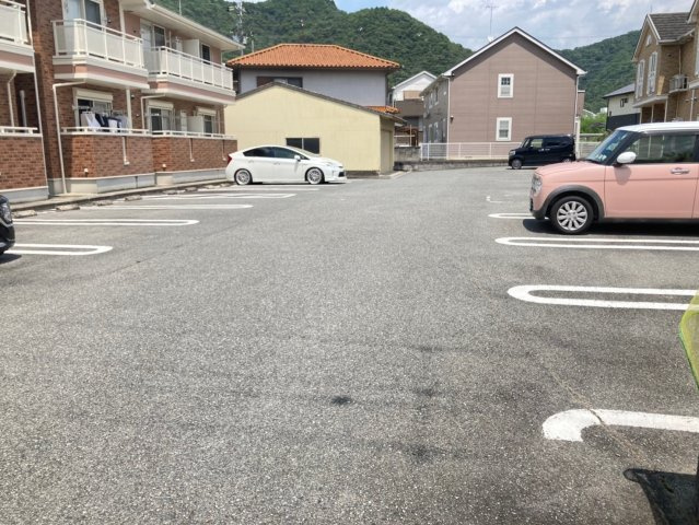 アルコバレーノⅡの駐車場