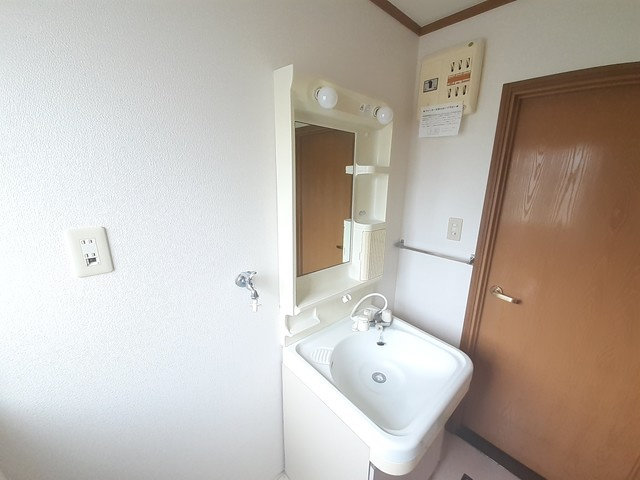 クインシィー8の洗面所