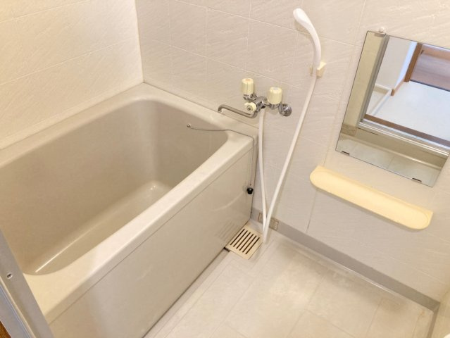エクセラン春日の浴室