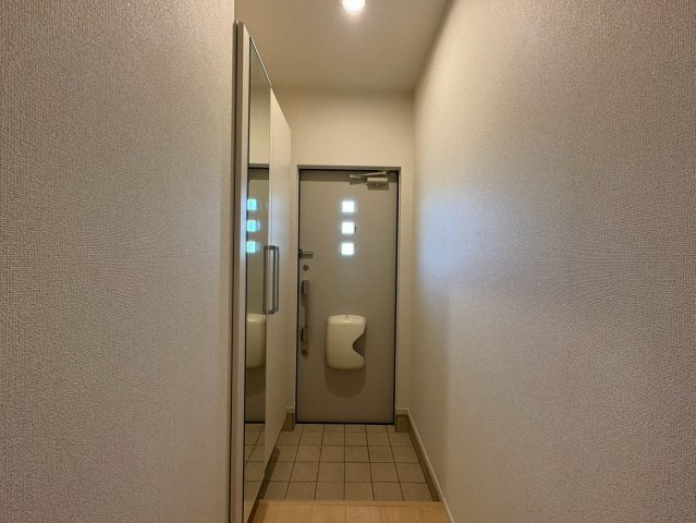エヴィメリアⅠの玄関