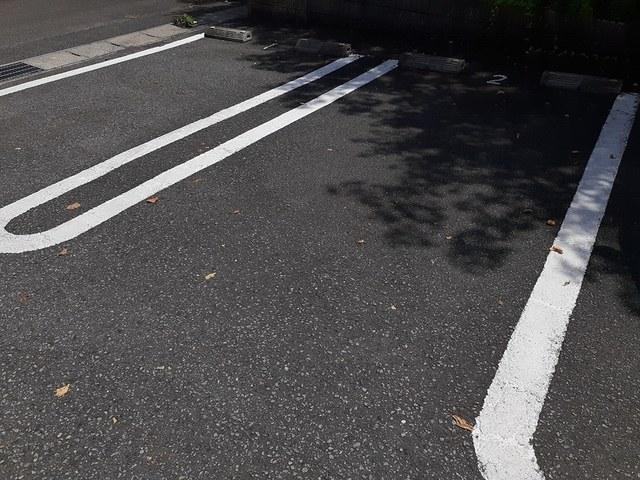 モス　フロックス　ノイの駐車場