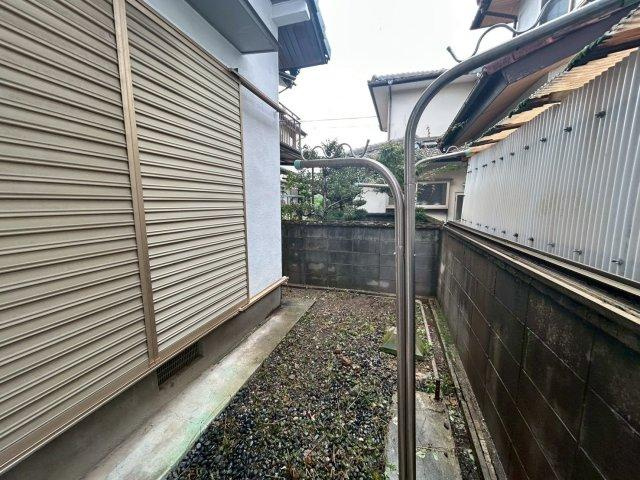 野村町戸建の庭