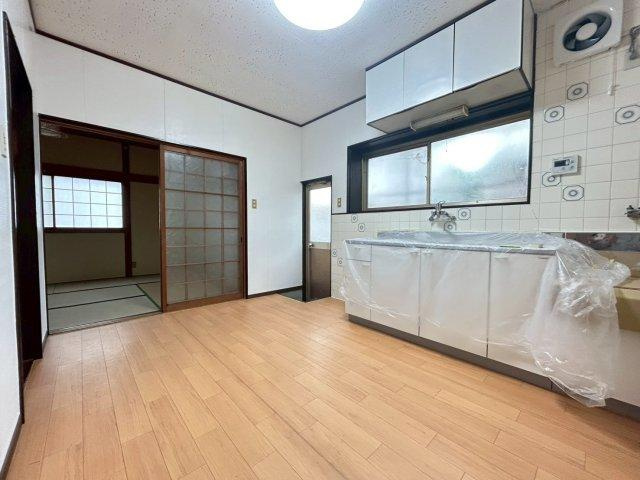 野村町戸建の居間・リビング