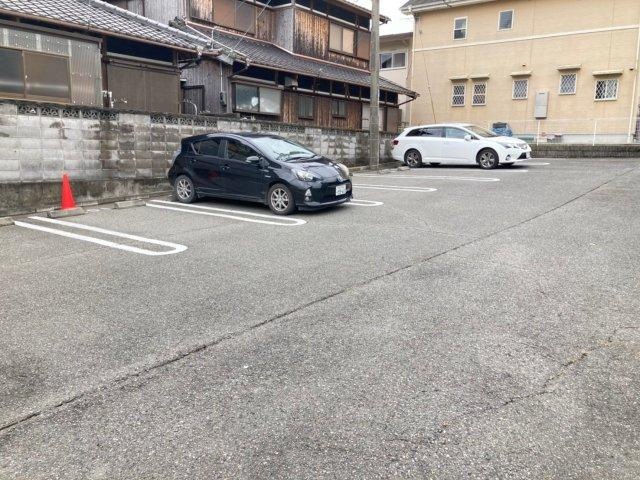 パストラルⅡの駐車場