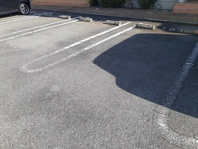 プラムガーデンハウスの駐車場