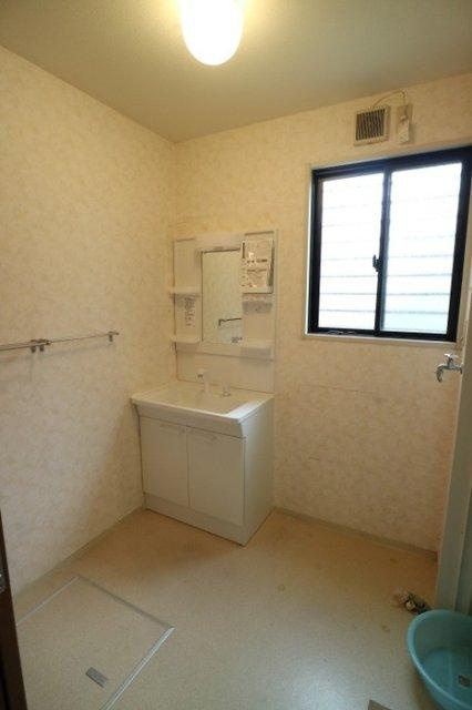 上野戸建D-roomの洗面所