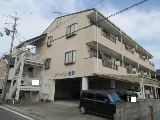 アーバン滝野の外観