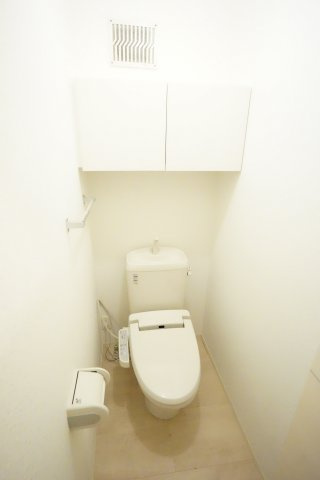 【トイレ】 | ハックベリーハウス | ※同物件・反転タイプの写真です。