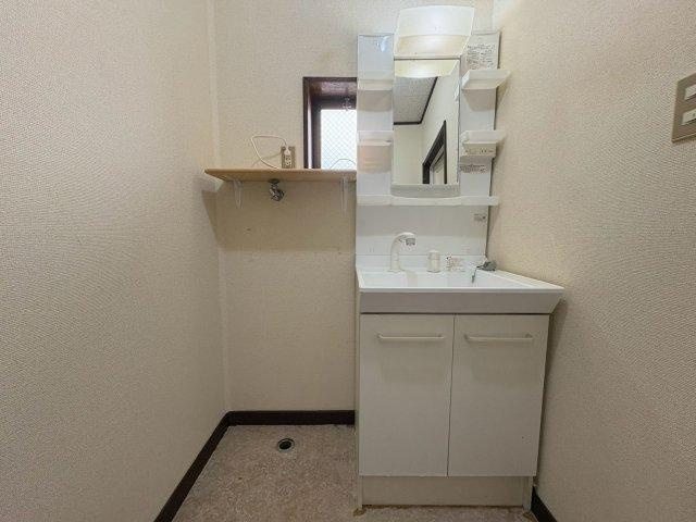 コンフォート社　B棟の洗面所