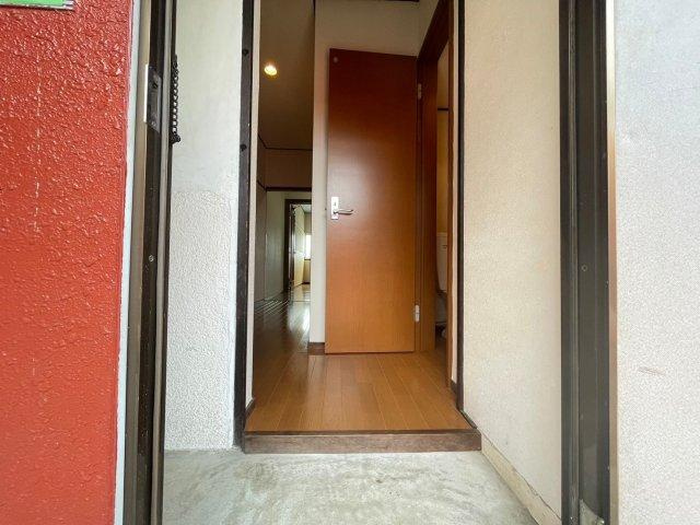 尚栄館　A棟の玄関