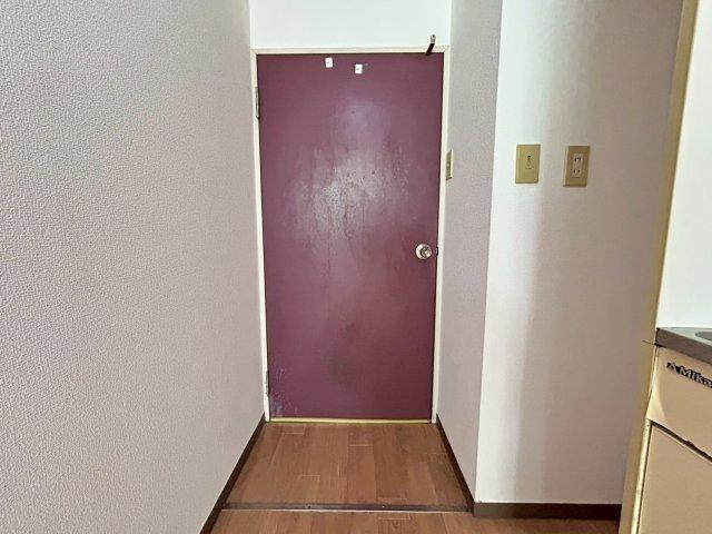 千鳥川ドミトリーの玄関