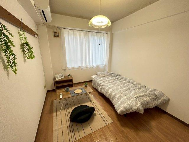 千鳥川ドミトリーの洋室