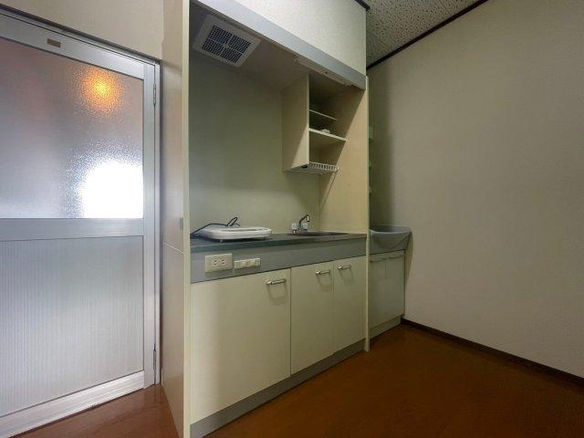 尚栄館　B棟のキッチン