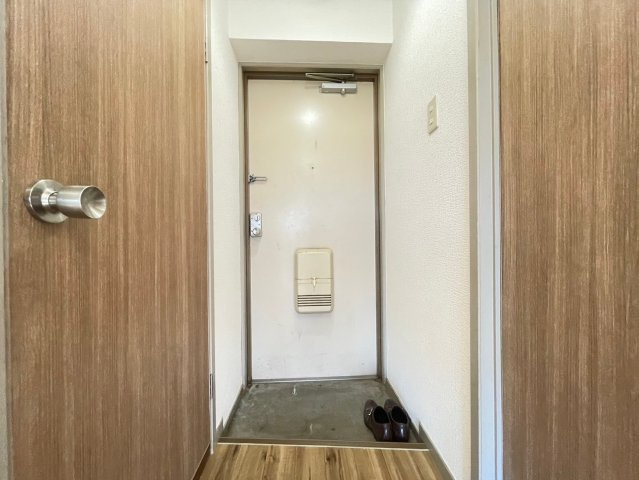 グランコート滝野の玄関