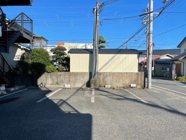 グランコート滝野の駐車場