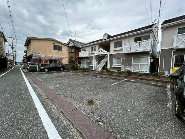 ハイツどりーむの駐車場