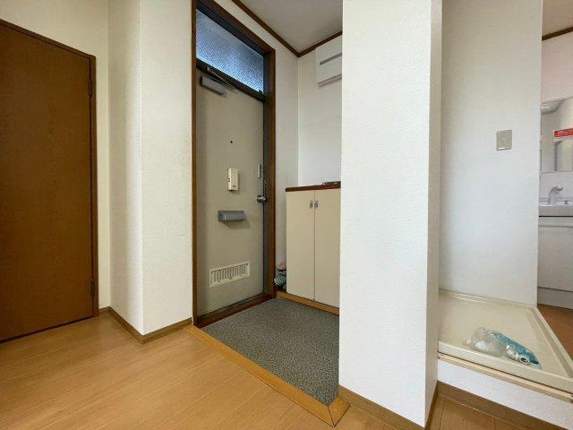 ロイヤルマンションの玄関