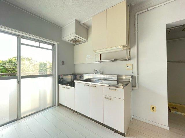 ヴィラナリー加東２号棟のキッチン