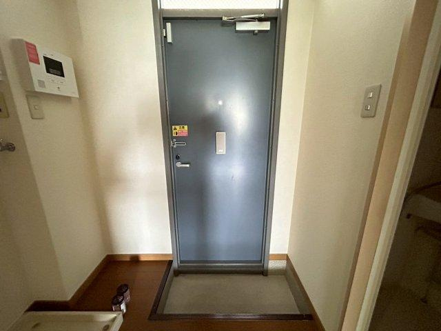 滝野社レジデンスの玄関