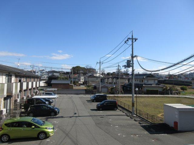 ヴィラージュ大開B棟の駐車場
