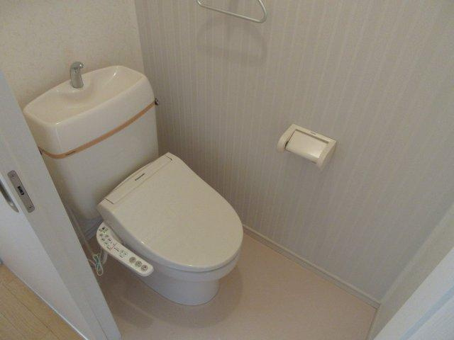 ヴィラージュ大開B棟のトイレ