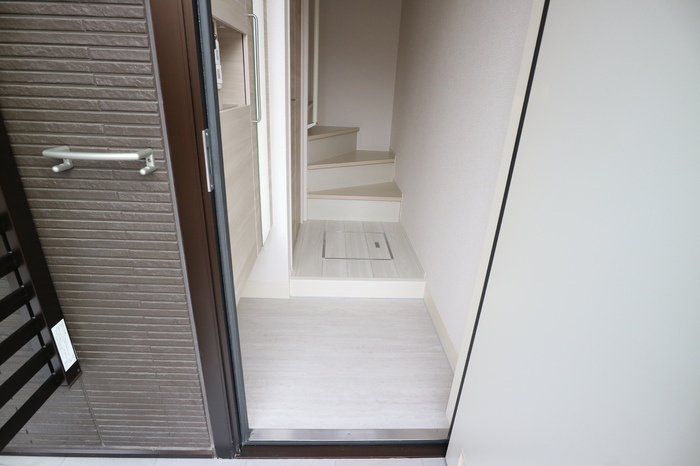 D-ROOM上滝野の玄関
