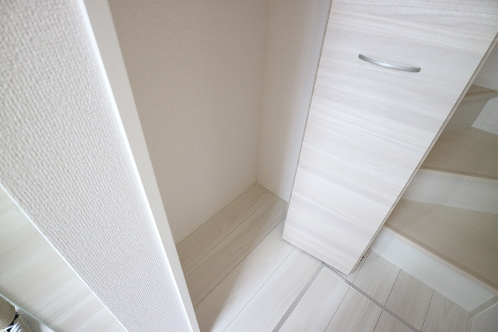 D-ROOM上滝野の玄関