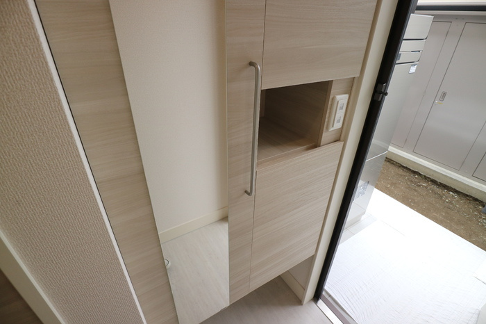 D-ROOM上滝野の玄関