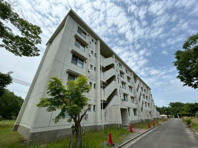 ビレッジハウス三草2号棟の外観